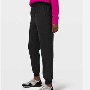 Lululemon Keep Moving Jogger Women size 8 Black